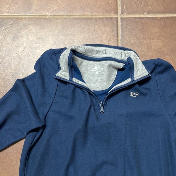 Vineyard vines - Picture 2 of 9